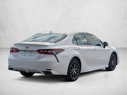 White 2022 Toyota Camry SE
