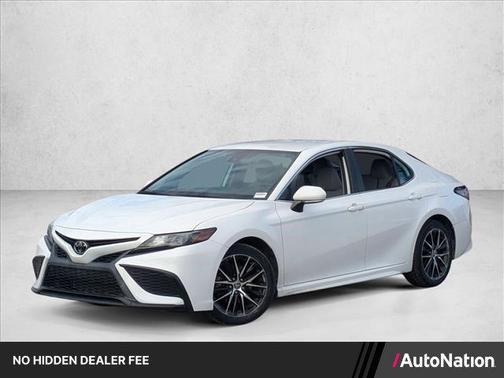White 2022 Toyota Camry SE