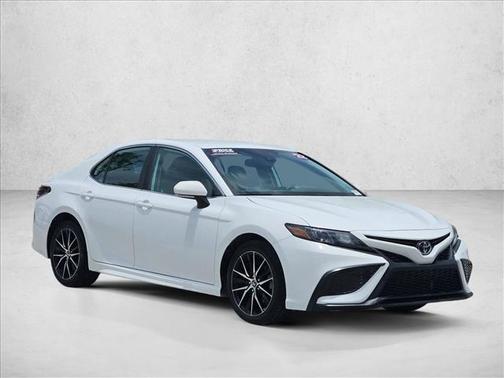 White 2022 Toyota Camry SE