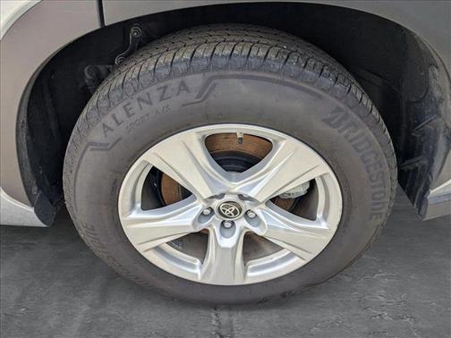 2024 Toyota Highlander Hybrid LE