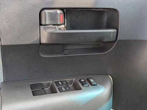 2016 Toyota Sequoia SR5