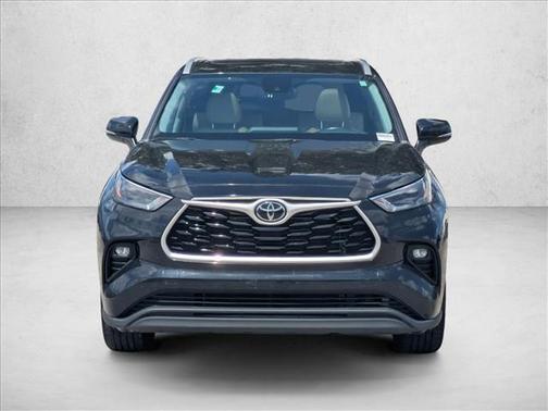 Midnight Black Metallic 2023 Toyota Highlander XLE