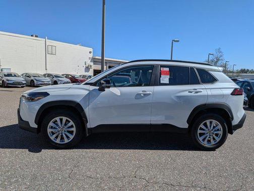 2026 Toyota Corolla Cross LE