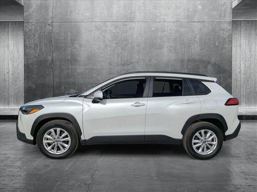 2024 Toyota Corolla Cross LE