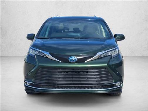 2022 Toyota Sienna XLE