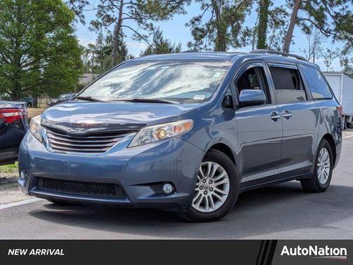 Shoreline Blue Pearl 2016 Toyota Sienna XLE