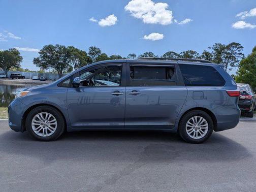 Shoreline Blue Pearl 2016 Toyota Sienna XLE
