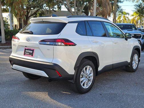 2026 Toyota Corolla Cross LE