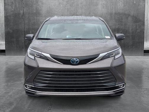 2023 Toyota Sienna Limited 7-Passenger