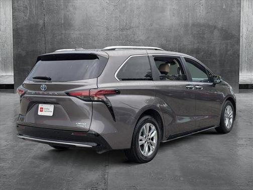 2023 Toyota Sienna Limited 7-Passenger