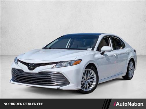 Super White 2020 Toyota Camry XLE