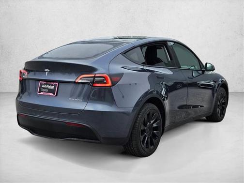 2022 Tesla Model Y Long Range Dual Motor All-Wheel Drive