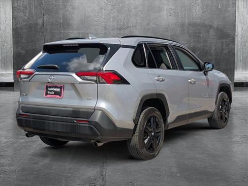 2020 Toyota RAV4 LE