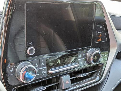 Midnight Black Metallic 2023 Toyota Highlander XLE