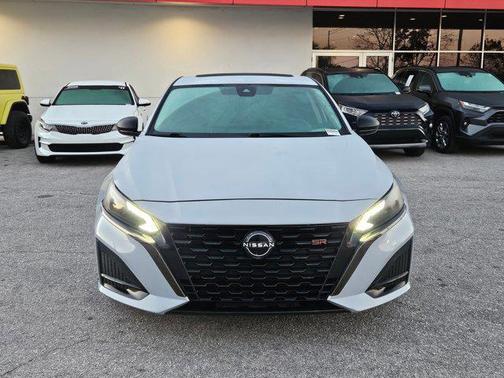 2023 Nissan Altima SR FWD
