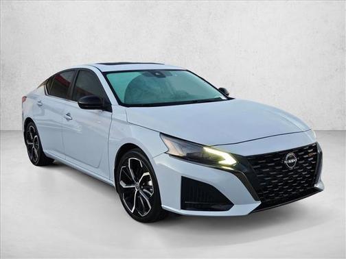 2023 Nissan Altima SR FWD