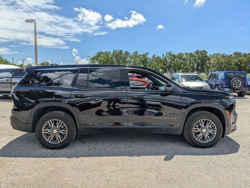 2024 Chevrolet Traverse LS