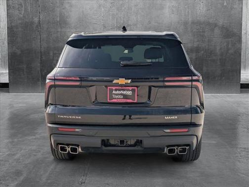 2024 Chevrolet Traverse LS