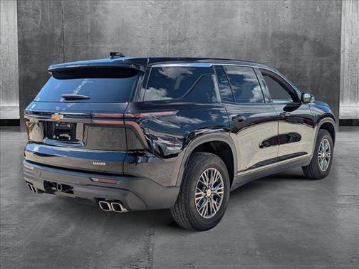 2024 Chevrolet Traverse LS