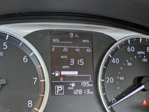 Gun Metallic 2024 Nissan Versa 1.6 S