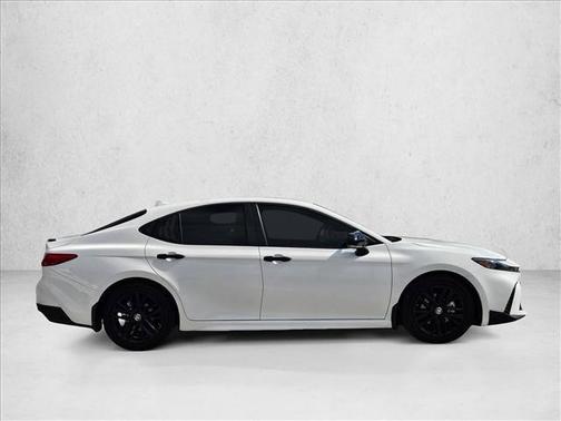 Ice Cap 2025 Toyota Camry SE