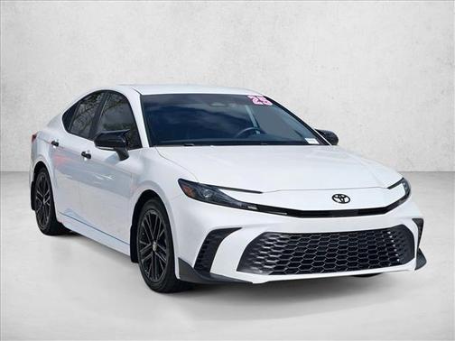 Ice Cap 2025 Toyota Camry SE