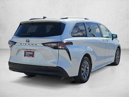 2023 Toyota Sienna XLE
