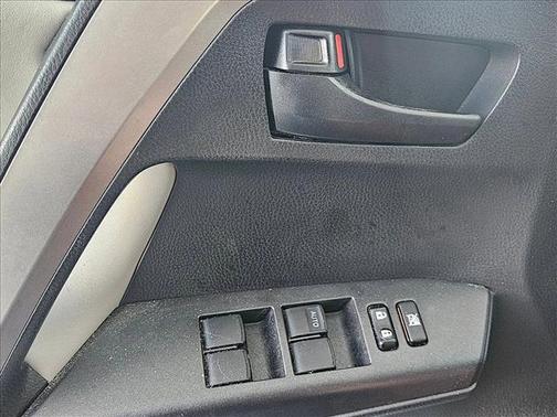 Super White 2018 Toyota RAV4 Hybrid LE