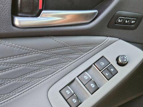 2021 Toyota Avalon Hybrid Limited