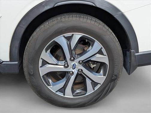 Crystal White Pearl 2020 Subaru Outback Touring XT