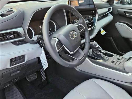 Heavy Metal 2026 Toyota Highlander XLE