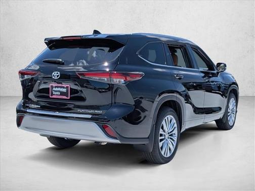 Midnight Black Metallic 2026 Toyota Highlander Platinum