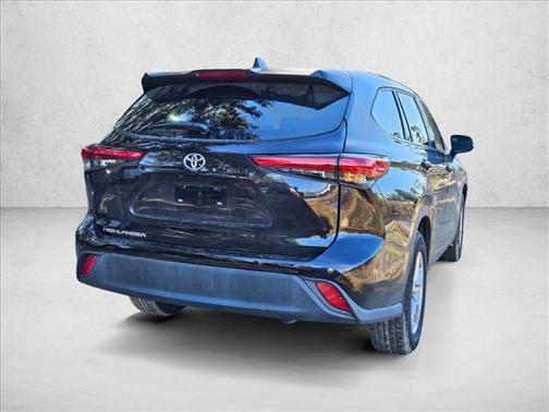 2022 Toyota Highlander L