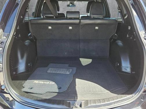 2017 Toyota RAV4 SE