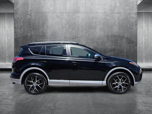 2017 Toyota RAV4 SE