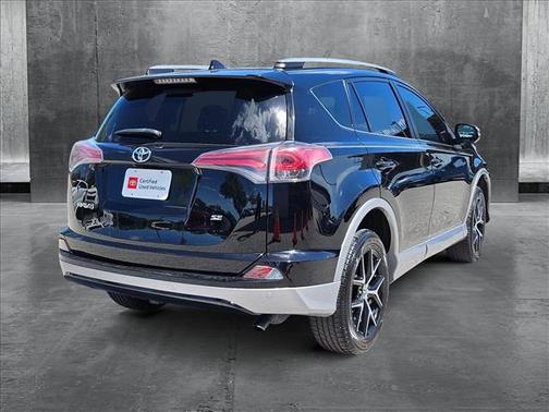 2017 Toyota RAV4 SE
