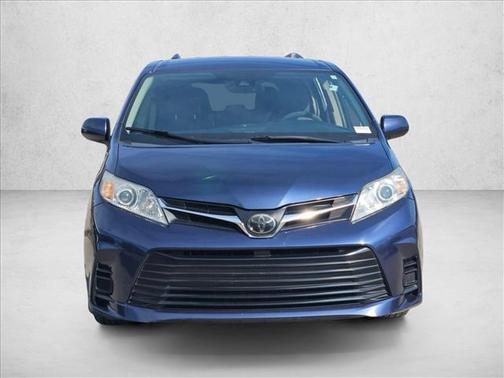2018 Toyota Sienna LE