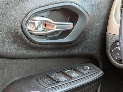 Granite Crystal Metallic Clearcoat 2015 Jeep Cherokee Latitude