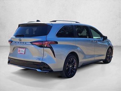 2022 Toyota Sienna XSE 7 Passenger
