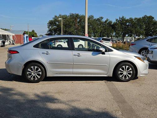 2022 Toyota Corolla Hybrid LE