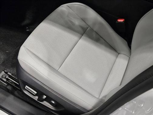 2025 Toyota Prius XLE