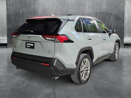 2020 Toyota RAV4 XLE Premium