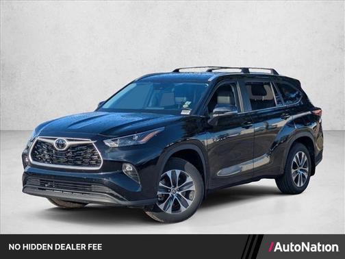 Midnight Black Metallic 2024 Toyota Highlander XLE