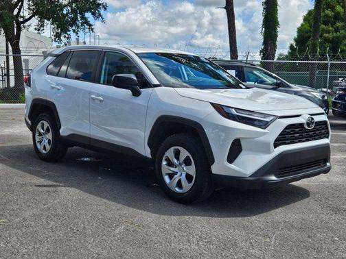 2023 Toyota RAV4 LE
