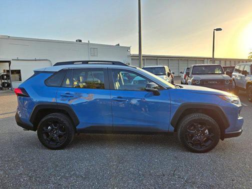 2022 Toyota RAV4 SE