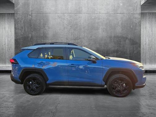 2022 Toyota RAV4 SE