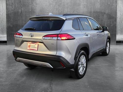 2024 Toyota Corolla Cross LE