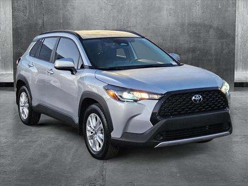 2024 Toyota Corolla Cross LE