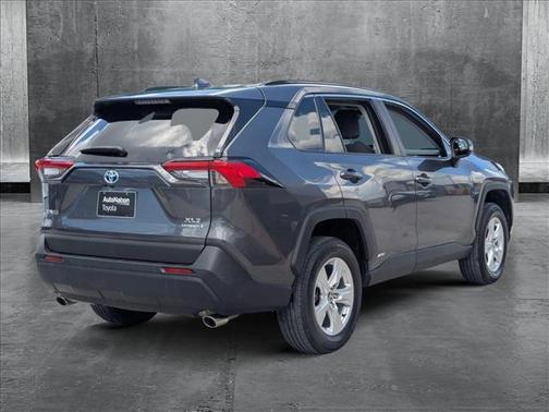 2021 Toyota RAV4 Hybrid XLE