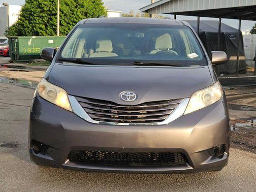 2015 Toyota Sienna LE